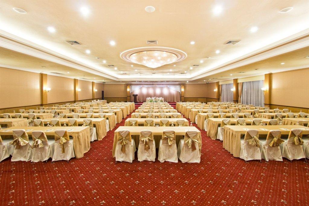 Puri Asri Hotel & Resort Magelang Luaran gambar