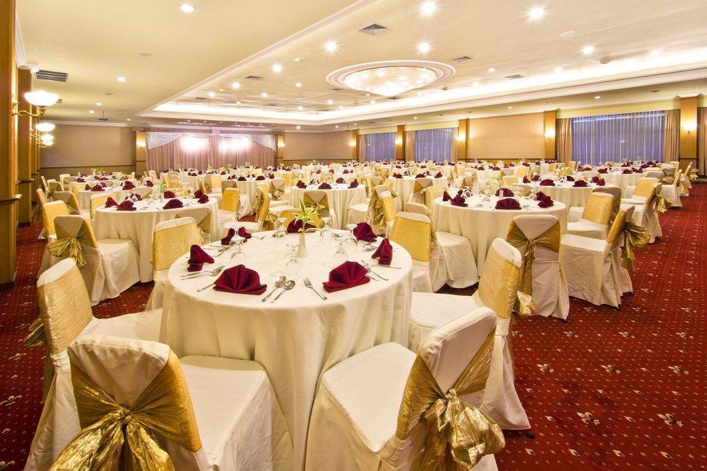 Puri Asri Hotel & Resort Magelang Luaran gambar