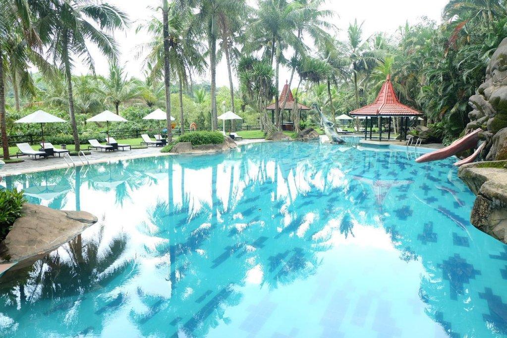 Puri Asri Hotel & Resort Magelang Luaran gambar