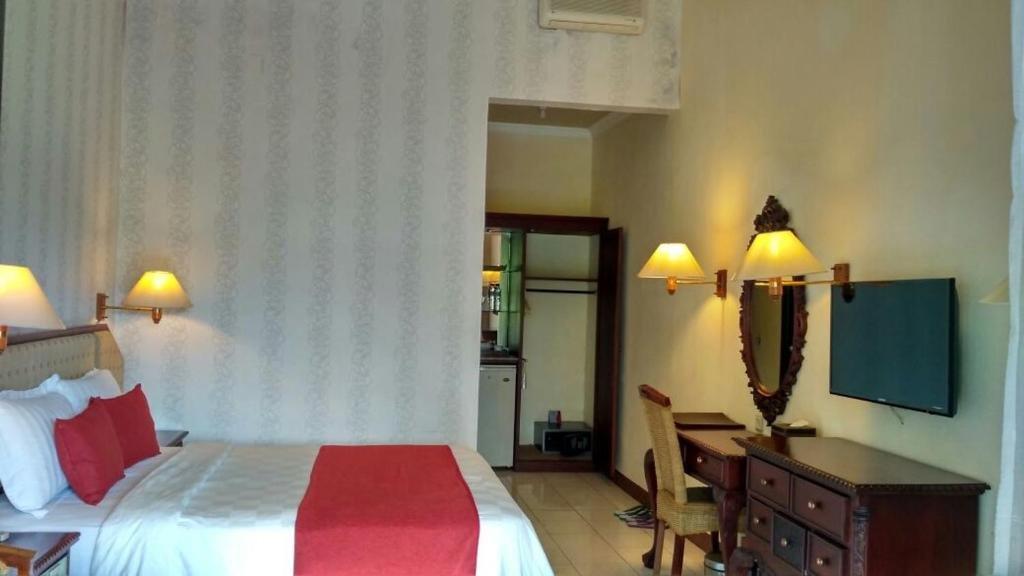 Puri Asri Hotel & Resort Magelang Luaran gambar