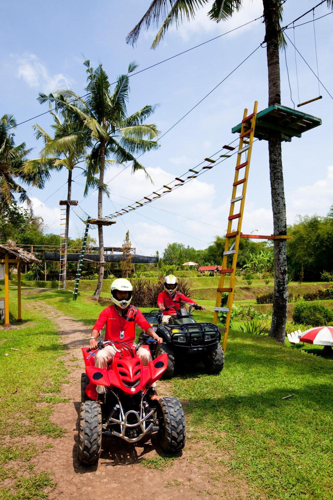 Puri Asri Hotel & Resort Magelang Luaran gambar