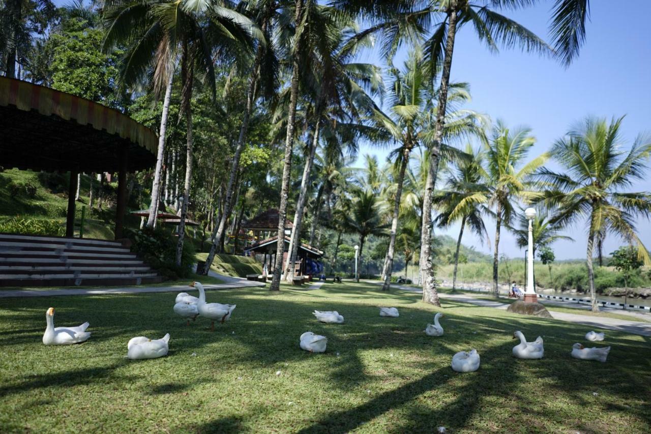 Puri Asri Hotel & Resort Magelang Luaran gambar