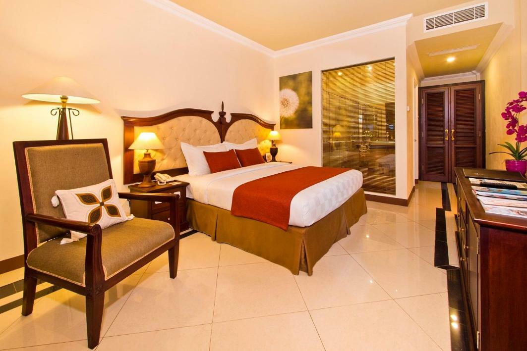 Puri Asri Hotel & Resort Magelang Luaran gambar