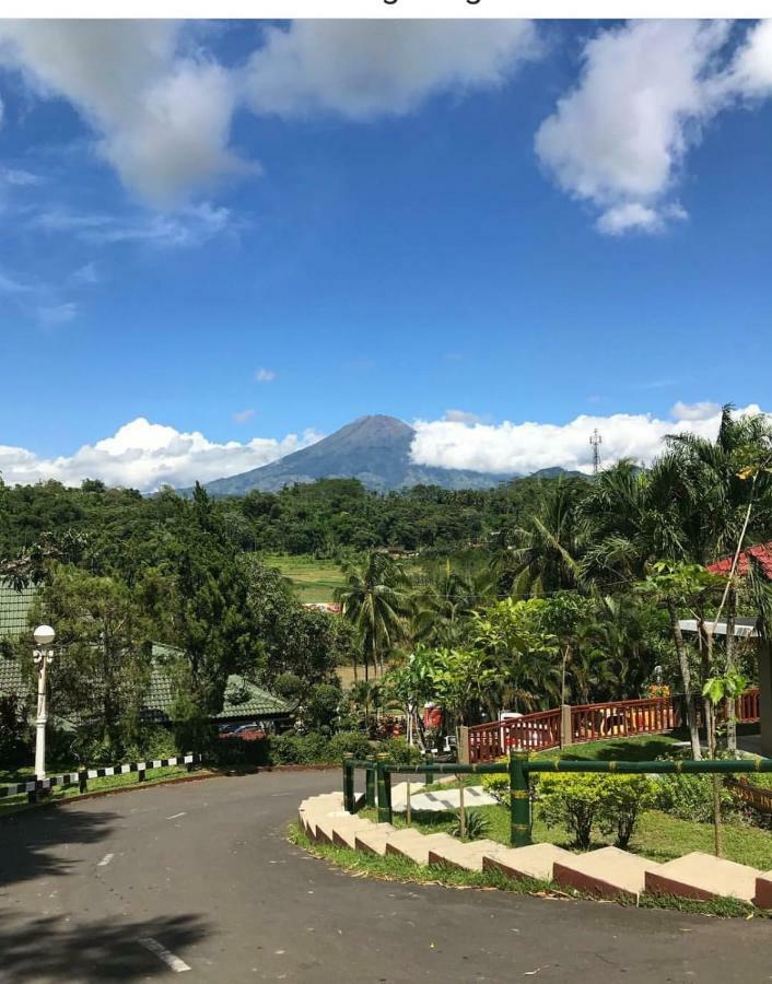 Puri Asri Hotel & Resort Magelang Luaran gambar