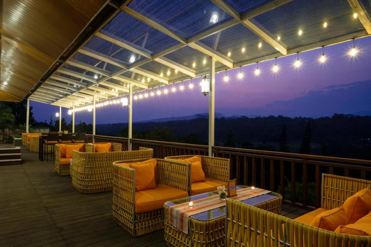 Puri Asri Hotel & Resort Magelang Luaran gambar