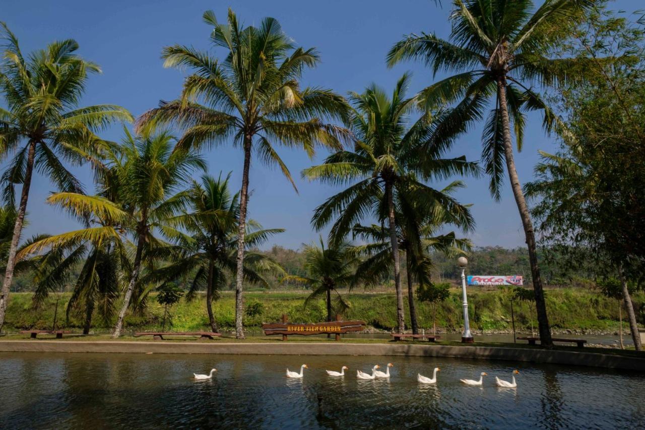 Puri Asri Hotel & Resort Magelang Luaran gambar