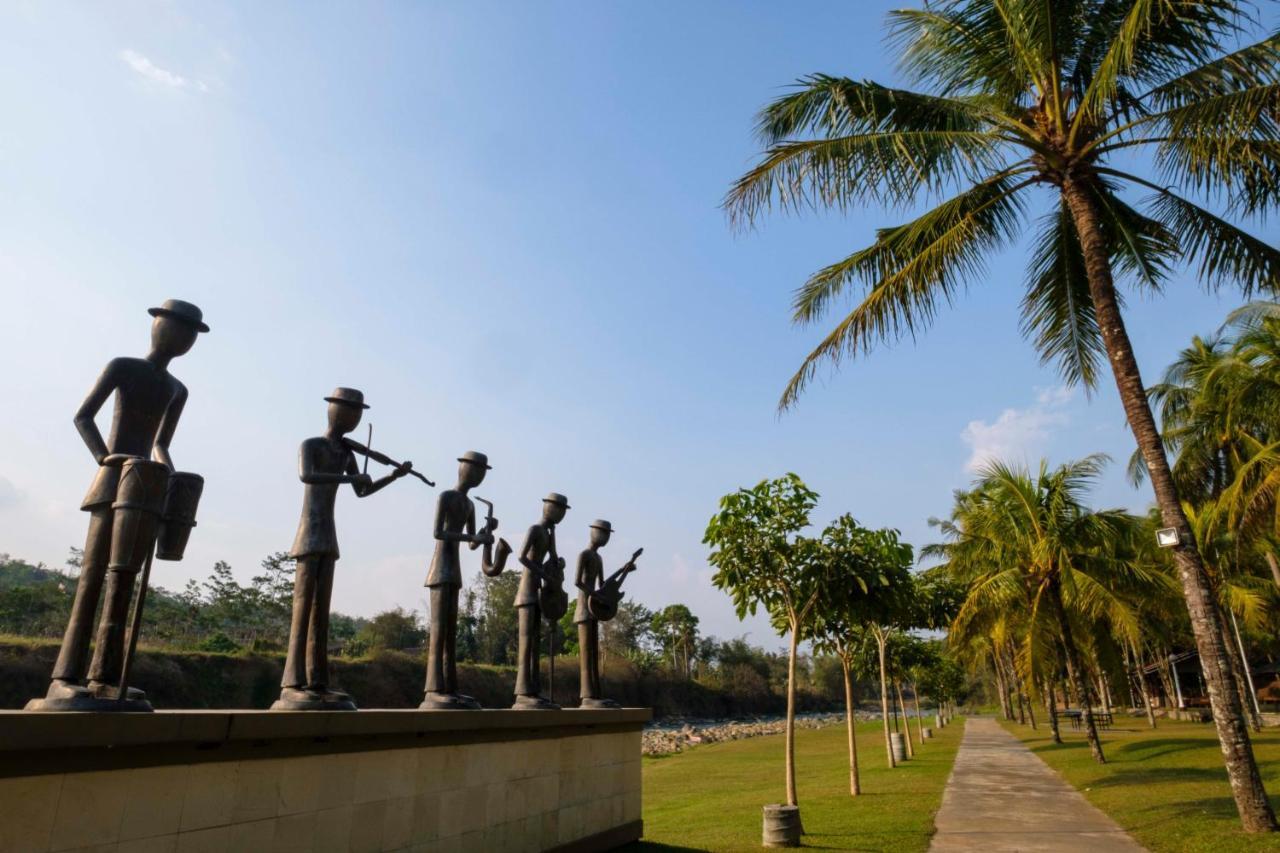 Puri Asri Hotel & Resort Magelang Luaran gambar